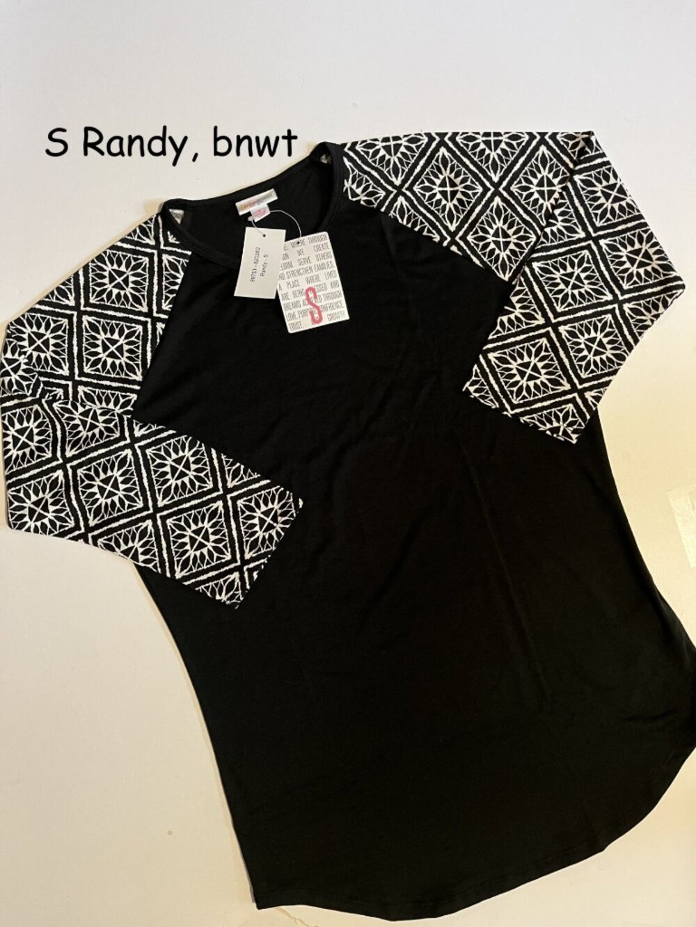 Small Lularoe Randy unisex raglan jersey top, black white mandala sleeves